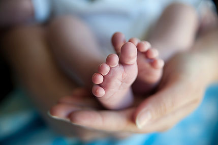Csecsemők, gyermekek, kismamák és apukák kezelése kranioszakrális terápiával